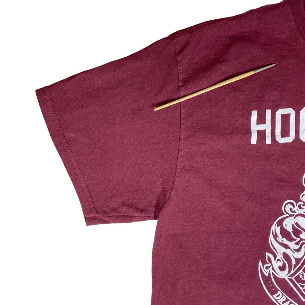 Hogwarts Crest T-SHIRT Mens LARGE Harry Potter School of Wizardry Maroon Red - Picture 8 of 9